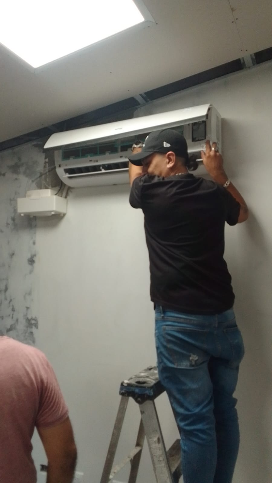 Técnicos trabajando