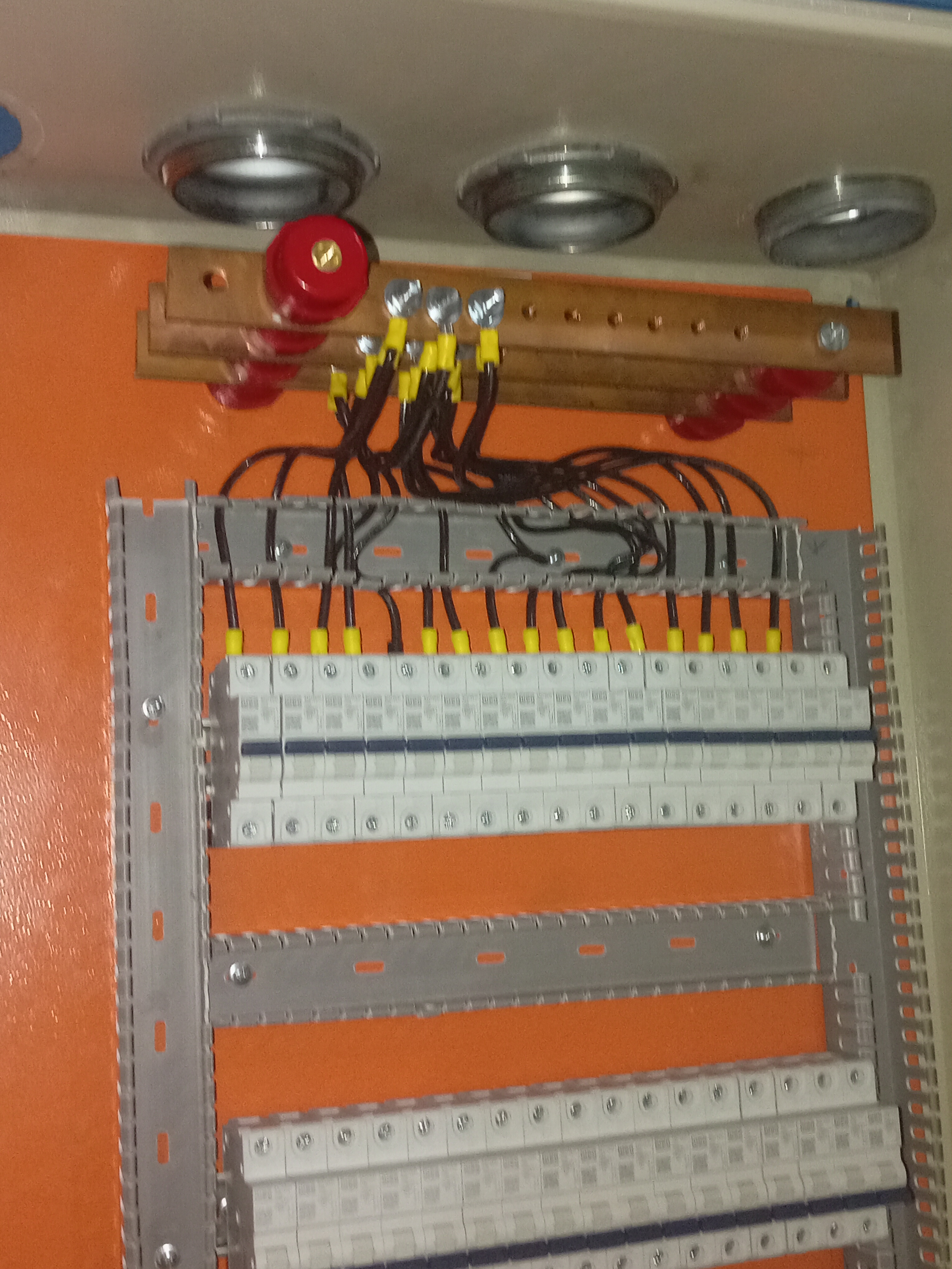 Tablero eléctrico montado